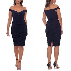 Xscape Women's Ruched Off-the-Shoulder
Dress size 6